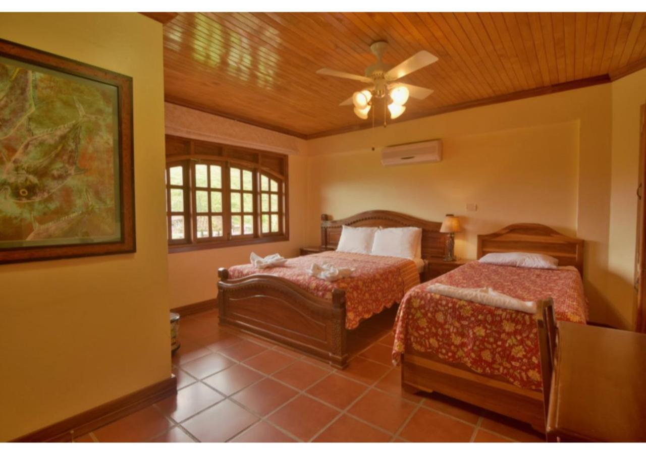 Majestic Lodge Luxury And Spacious Home With Private Pool And Jacuzzi El Castillo Exterior photo